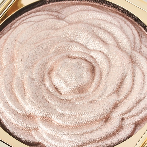 ๐ MAKEUP REVOLUTION PRO LUSTRE HIGHLIGHTER ROSE - Picture 3 of 8
